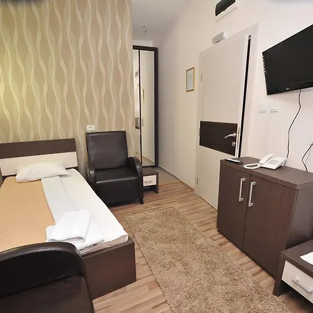 Hotel Zeleni Vir Ni Dış mekan fotoğraf